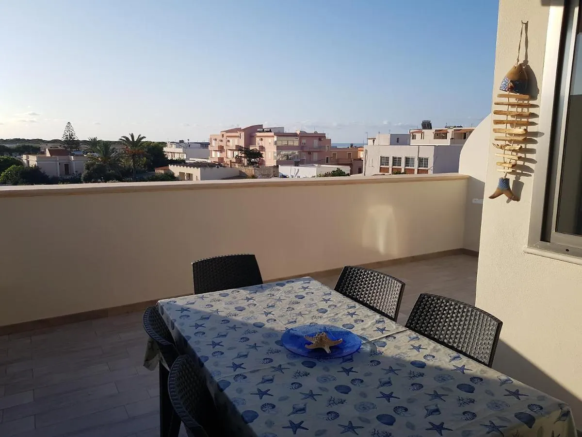Appartamenti In Paese A Poca Distanza Dal Mare Λαμπεντούζα 0*,  Ιταλία